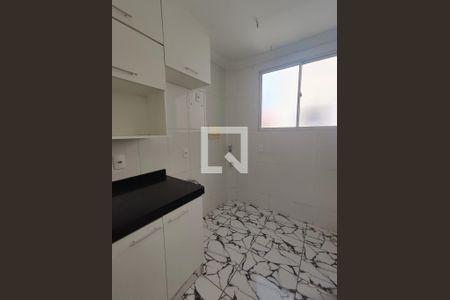 Cozinha de apartamento para alugar com 2 quartos, 44m² em Sapucaias, Contagem