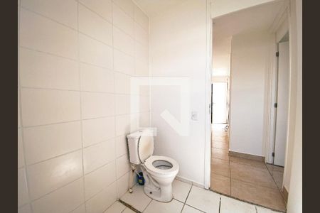 Banheiro de apartamento para alugar com 2 quartos, 43m² em Parque Ipe, São Paulo
