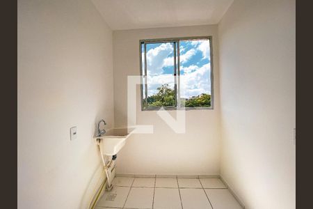 Cozinha e Área de Serviço de apartamento para alugar com 2 quartos, 43m² em Parque Ipe, São Paulo