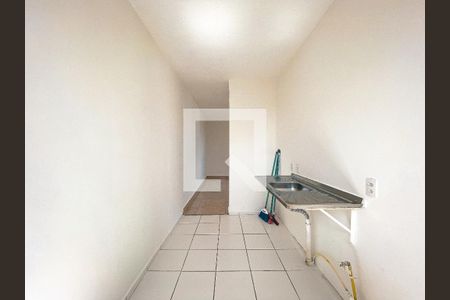 Cozinha e Área de Serviço de apartamento para alugar com 2 quartos, 43m² em Parque Ipe, São Paulo