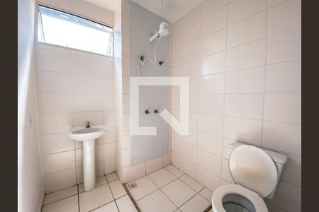 Banheiro de apartamento para alugar com 2 quartos, 43m² em Parque Ipe, São Paulo