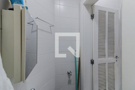 Banheiro de Serviço de apartamento à venda com 4 quartos, 178m² em Copacabana, Rio de Janeiro