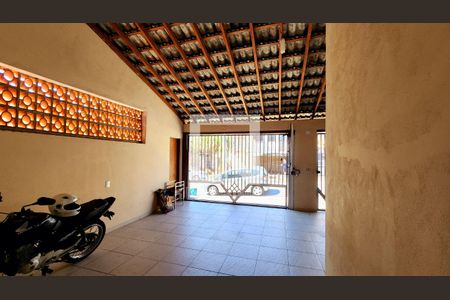 Garagem de casa à venda com 3 quartos, 160m² em Vila Popular, Várzea Paulista