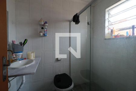 Casa 1 - Banheiro de casa à venda com 2 quartos, 250m² em Parque João Ramalho, Santo André