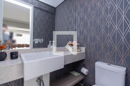 Lavabo de apartamento à venda com 3 quartos, 128m² em Vila Firmiano Pinto, São Paulo