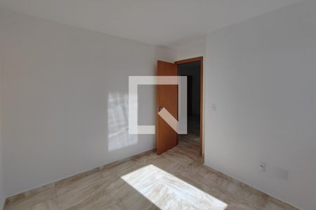 Quarto 2 de apartamento para alugar com 2 quartos, 48m² em Jardim Esmeraldina, Campinas