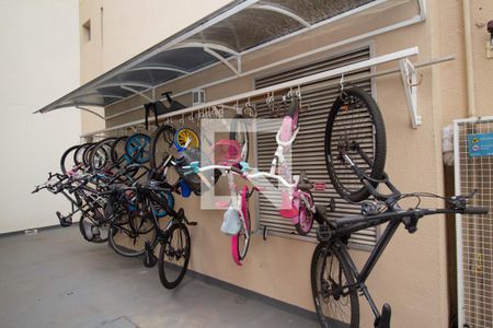 Área comum - Bicicletário de apartamento para alugar com 2 quartos, 44m² em Jaraguá, São Paulo