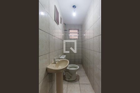 Banheiro de casa para alugar com 1 quarto, 40m² em Vila Industrial, São Paulo
