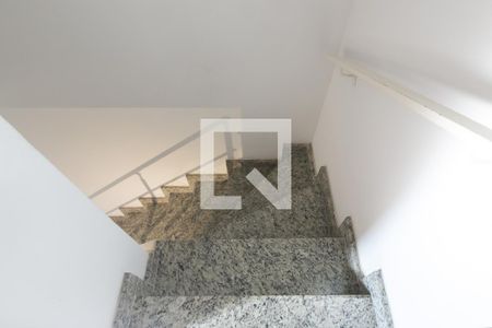 Escada de casa de condomínio à venda com 2 quartos, 59m² em Itaquera, São Paulo