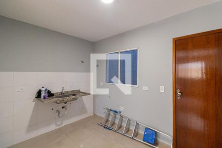 Sala e Cozinha  de casa de condomínio para alugar com 2 quartos, 59m² em Itaquera, São Paulo