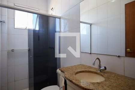 Banheiro de apartamento à venda com 2 quartos, 110m² em Esplanada, Belo Horizonte