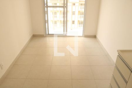 Sala e Cozinha Integrada de apartamento para alugar com 1 quarto, 35m² em Parque Industrial Tomas Edson, São Paulo