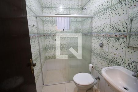 Banheiro de casa à venda com 2 quartos, 170m² em Umuarama, Osasco