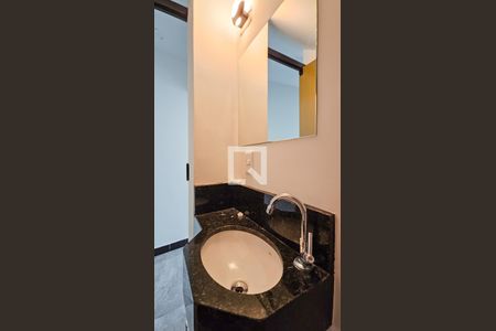 Lavabo de casa para alugar com 2 quartos, 77m² em Jardim Consorcio, São Paulo