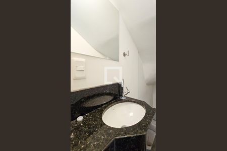 Lavabo de casa para alugar com 2 quartos, 77m² em Jardim Consorcio, São Paulo