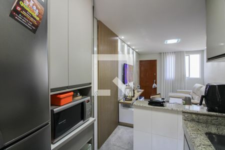 Cozinha de apartamento à venda com 2 quartos, 62m² em Dona Clara, Belo Horizonte