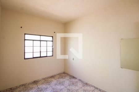 Quarto 1 de casa para alugar com 2 quartos, 70m² em Jardim dos Comerciários, Belo Horizonte