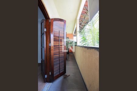 Casa 1 - Varanda dos quartos 1 e 2 de casa à venda com 3 quartos, 500m² em Vila Amalia (zona Norte), São Paulo