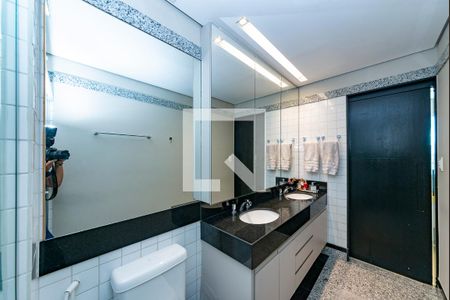 Banheiro da Suíte de apartamento à venda com 1 quarto, 76m² em Belvedere, Belo Horizonte