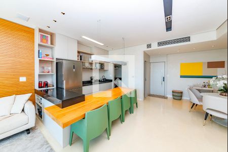 Cozinha de apartamento à venda com 1 quarto, 76m² em Belvedere, Belo Horizonte