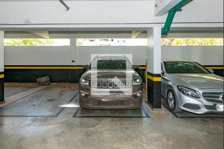 Garagem de apartamento à venda com 1 quarto, 76m² em Belvedere, Belo Horizonte