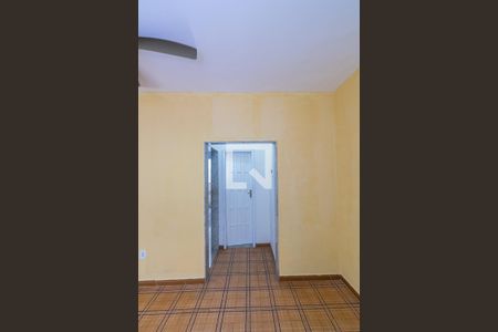 Sala de casa para alugar com 1 quarto, 40m² em Brás de Pina, Rio de Janeiro