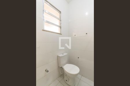 Banheiro de casa para alugar com 1 quarto, 40m² em Brás de Pina, Rio de Janeiro