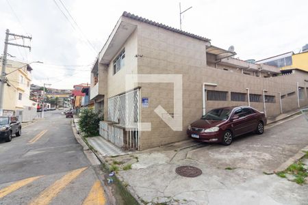 Fachada de casa à venda com 4 quartos, 215m² em Veloso, Osasco