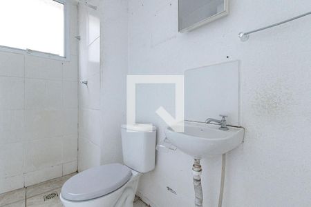 Banheiro de apartamento à venda com 2 quartos, 45m² em Sarandi, Porto Alegre