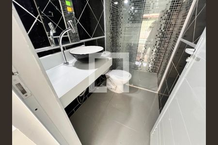 Banheiro Suite de casa de condomínio para alugar com 1 quarto, 90m² em Jacarepaguá, Rio de Janeiro