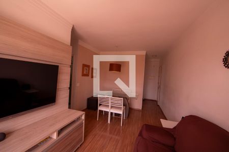Sala de apartamento à venda com 3 quartos, 69m² em Jardim Tupanci, Barueri