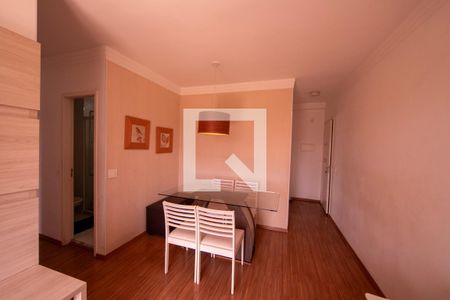 Sala de apartamento à venda com 3 quartos, 69m² em Jardim Tupanci, Barueri