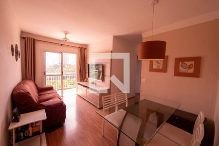 Sala de apartamento à venda com 3 quartos, 69m² em Jardim Tupanci, Barueri