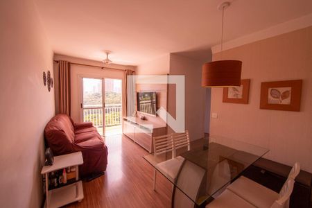 Sala de apartamento à venda com 3 quartos, 69m² em Jardim Tupanci, Barueri