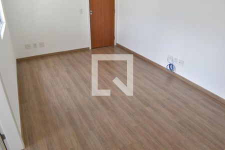 Sala de apartamento para alugar com 3 quartos, 65m² em Santa Cândida, Curitiba