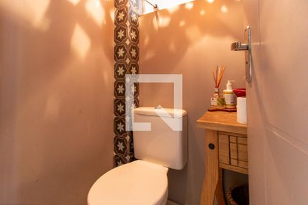 Lavabo Sala de casa de condomínio para alugar com 4 quartos, 158m² em Pinheirinho, Curitiba