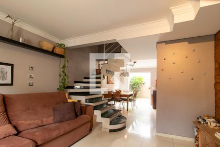 Sala de casa de condomínio para alugar com 4 quartos, 158m² em Pinheirinho, Curitiba