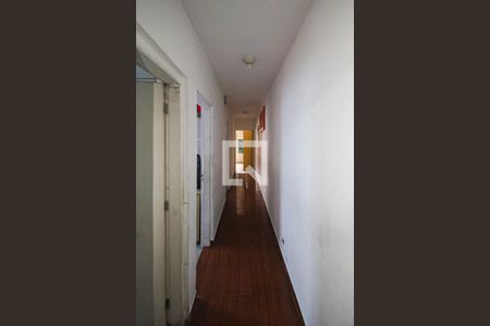 Corredor de casa para alugar com 3 quartos, 125m² em Jardim Alzira, São Paulo