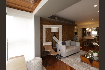 Sala de apartamento à venda com 3 quartos, 140m² em Vila Suzana, São Paulo