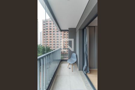 Varanda Studio de kitnet/studio para alugar com 1 quarto, 28m² em Jardim das Acacias, São Paulo