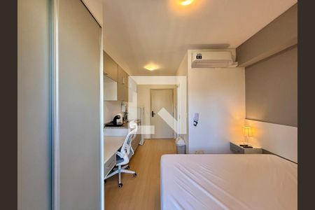 Quarto de kitnet/studio para alugar com 1 quarto, 28m² em Jardim das Acacias, São Paulo