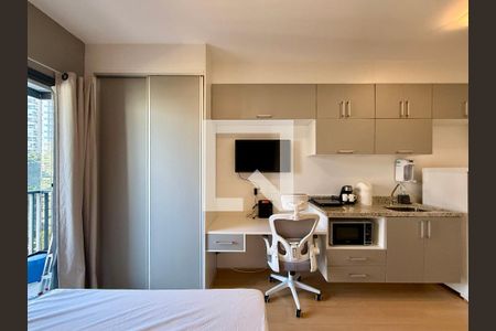 Quarto de kitnet/studio para alugar com 1 quarto, 28m² em Jardim das Acacias, São Paulo