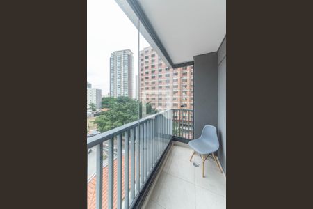 Varanda Studio de kitnet/studio para alugar com 1 quarto, 28m² em Jardim das Acacias, São Paulo
