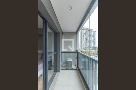 Varanda Studio de kitnet/studio para alugar com 1 quarto, 28m² em Jardim das Acacias, São Paulo