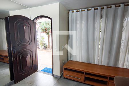 sala de casa de condomínio à venda com 5 quartos, 233m² em Taquara, Rio de Janeiro