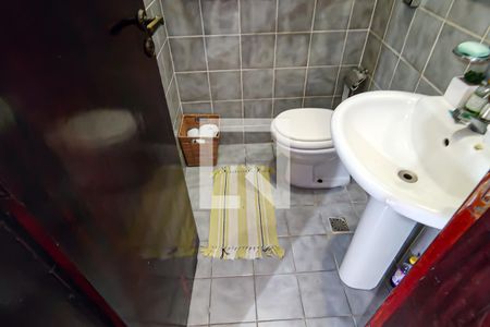 lavabo de casa de condomínio à venda com 5 quartos, 233m² em Taquara, Rio de Janeiro