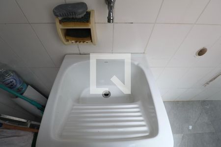 Área de serviço de apartamento para alugar com 2 quartos, 65m² em Jardim Sao Miguel, Guarujá