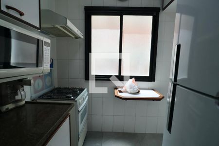 Cozinha de apartamento para alugar com 2 quartos, 65m² em Jardim Sao Miguel, Guarujá