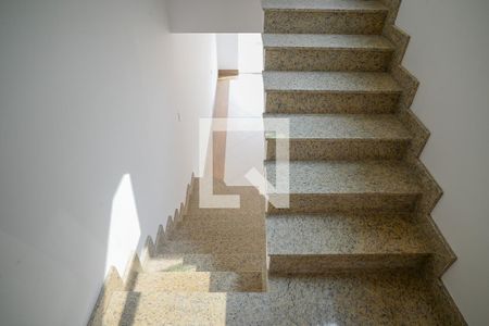 Escada de casa à venda com 3 quartos, 220m² em Vila da Saúde, São Paulo