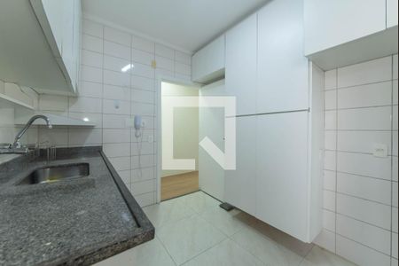 Cozinha de apartamento para alugar com 3 quartos, 80m² em Vila Gumercindo, São Paulo